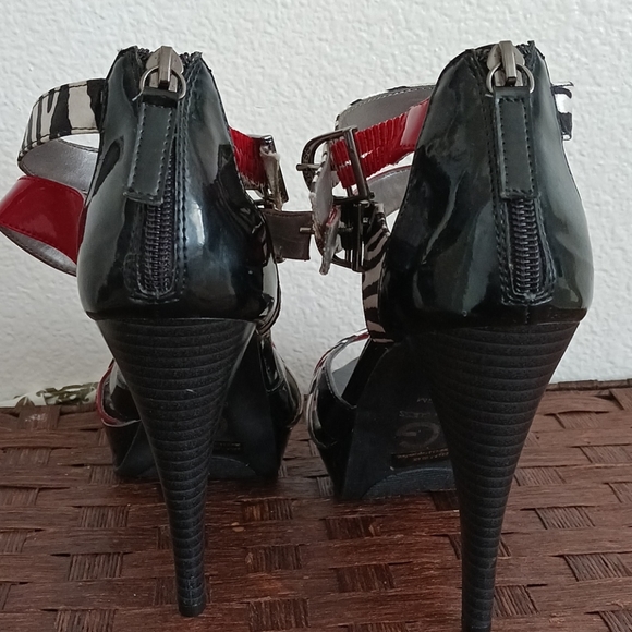Guess Zebra and red platforms - Picture 4 of 9